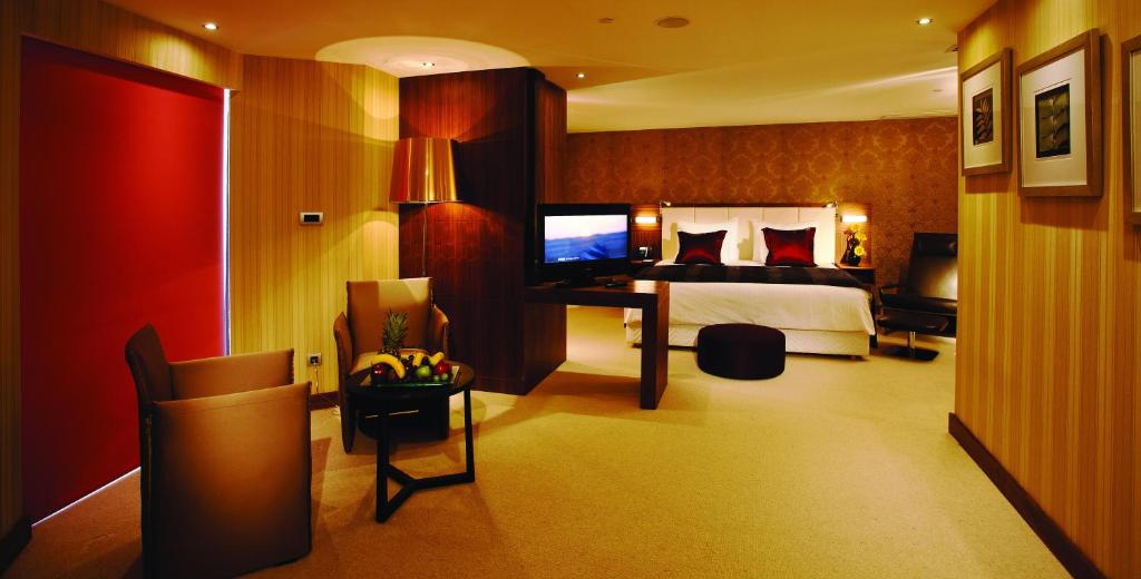 Crowne Plaza (22).jpg