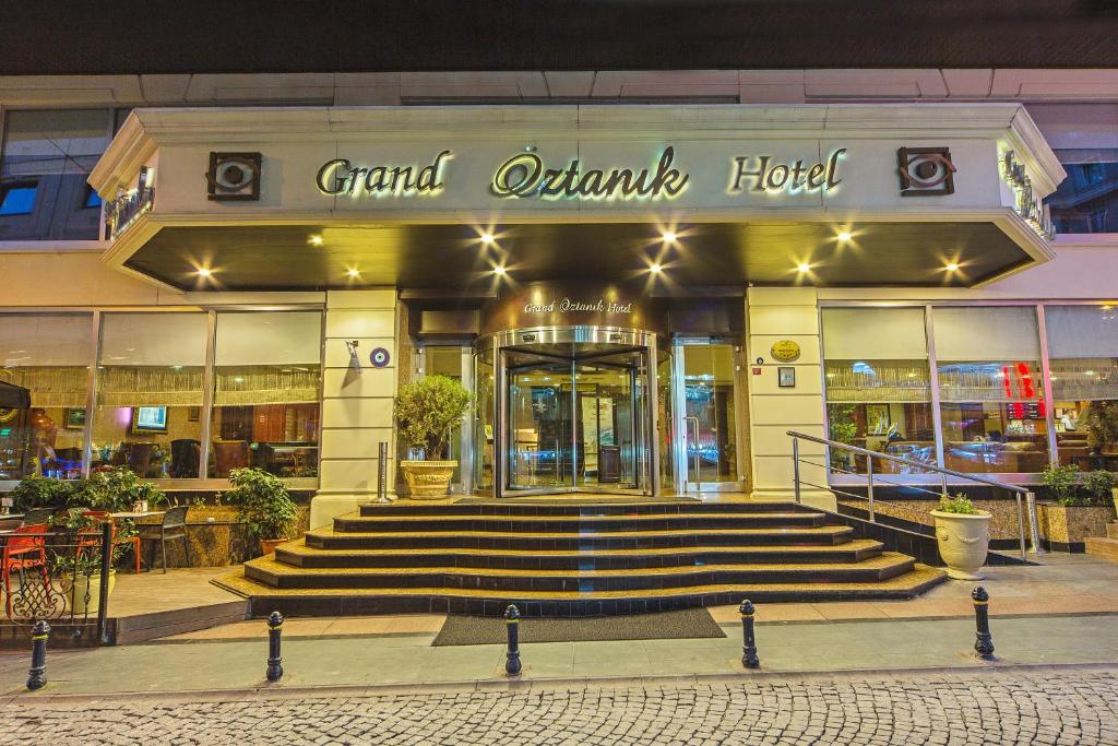 هتل Royal Continental Hotel ۴