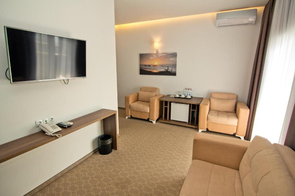 Sky Inn (9).jpg