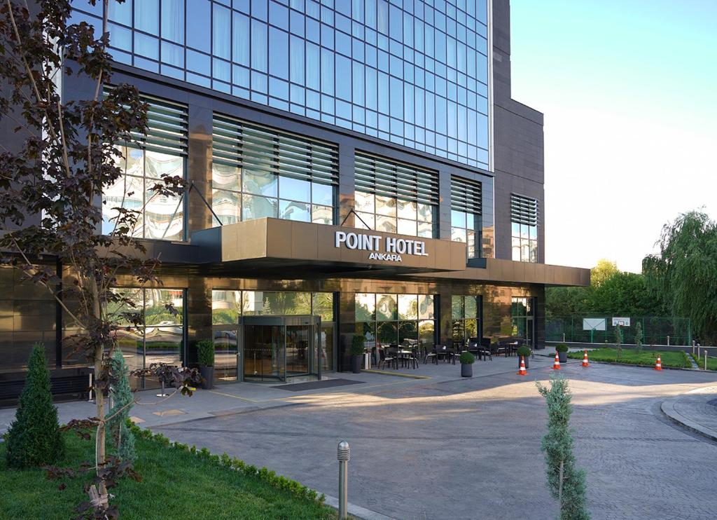 Point (2).jpg