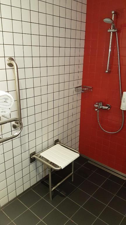 Ramada Encore (29).jpg