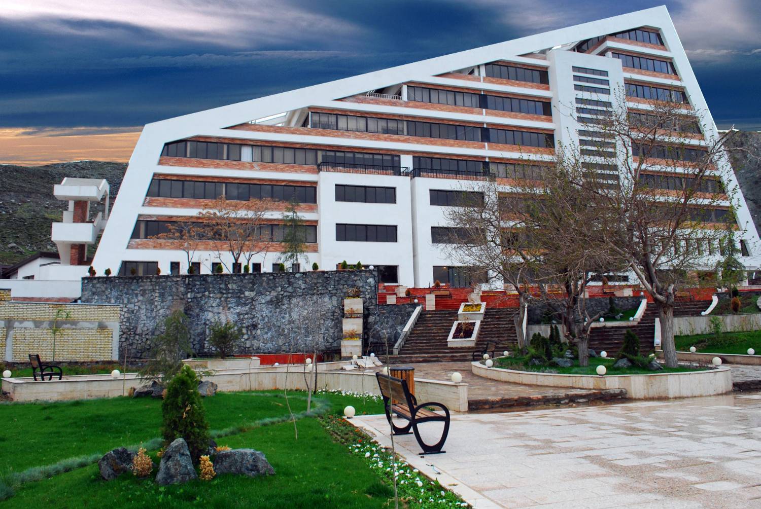 آبادكران — 2