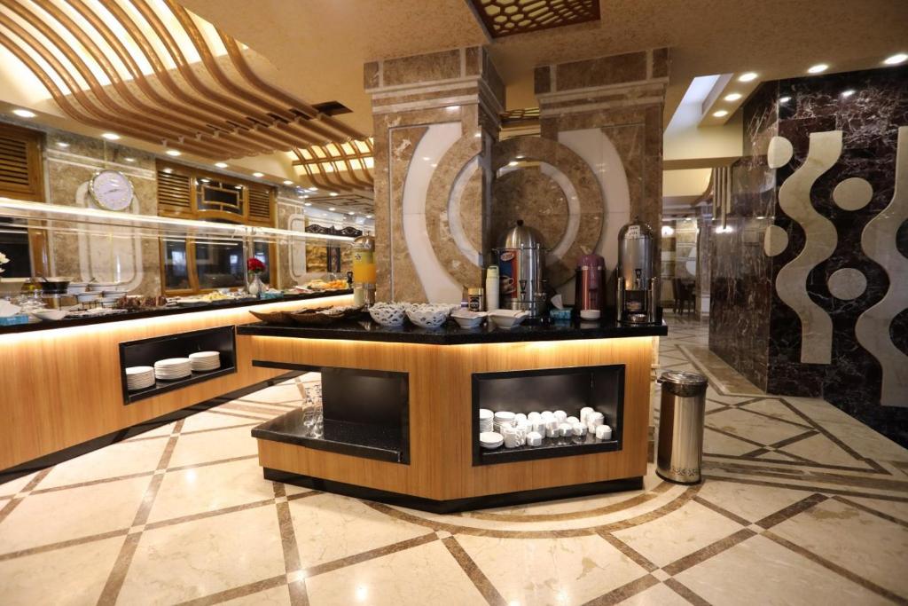 رويال إيجل (Royal Eagle) — 3