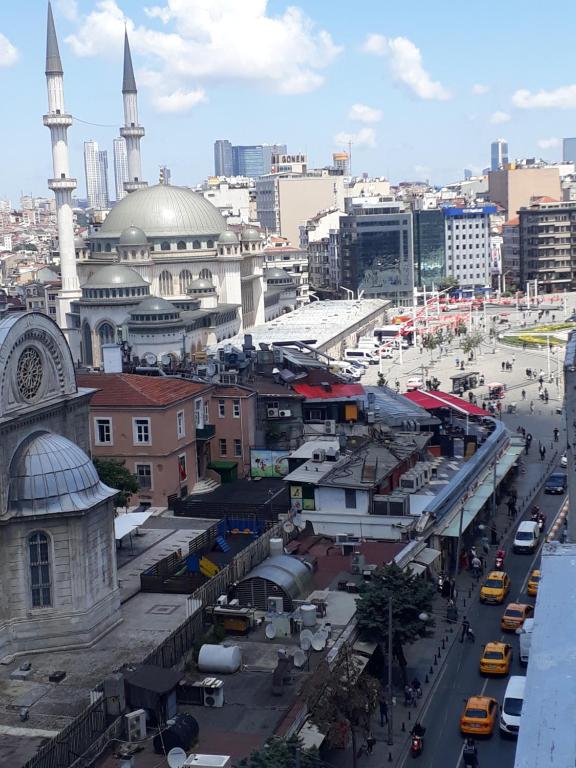 Taksim star bosphorus (2).jpg