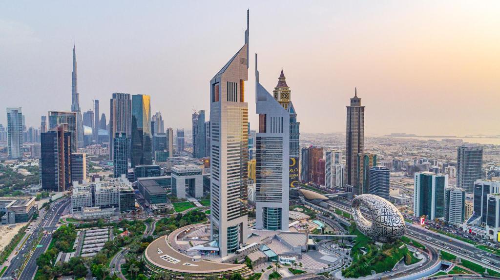 جیمرا امارات تاورز (Jumeirah Emirates Towers)