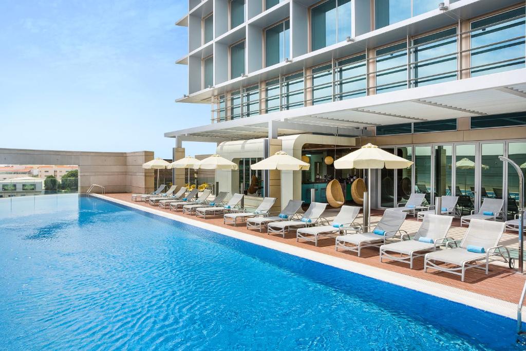 نووتل البوستان (Novotel Al Bustan)