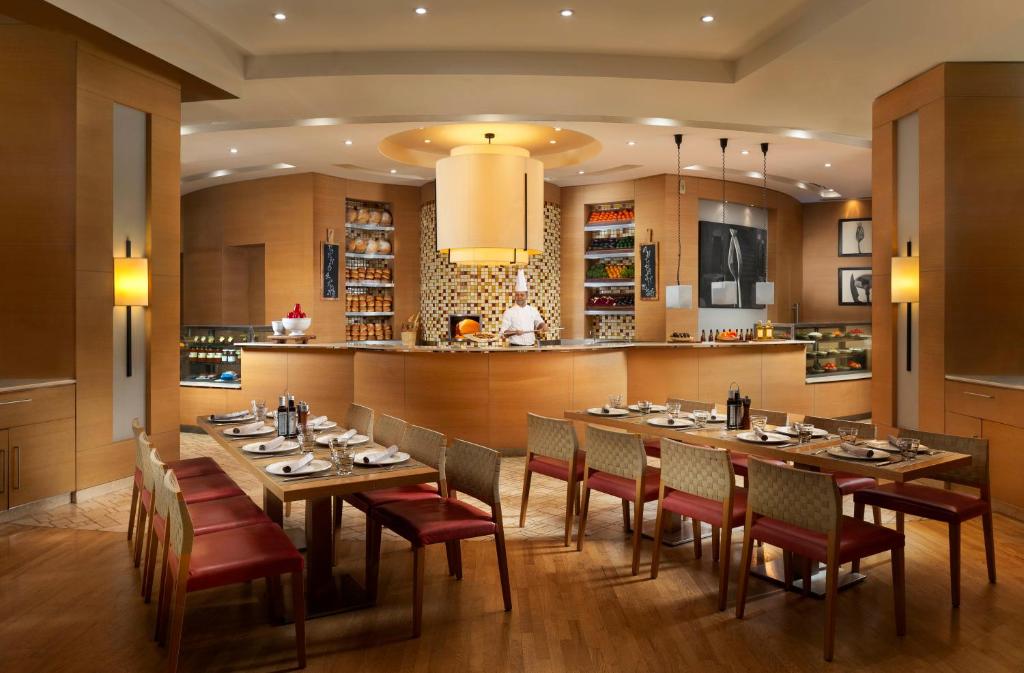 Beach Rotana (27).jpg