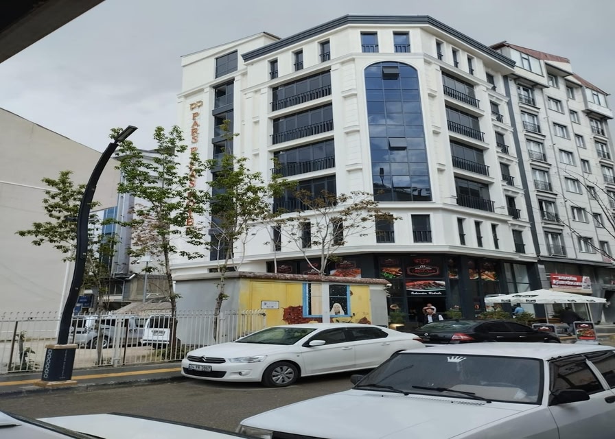 بارس بالاس — 4