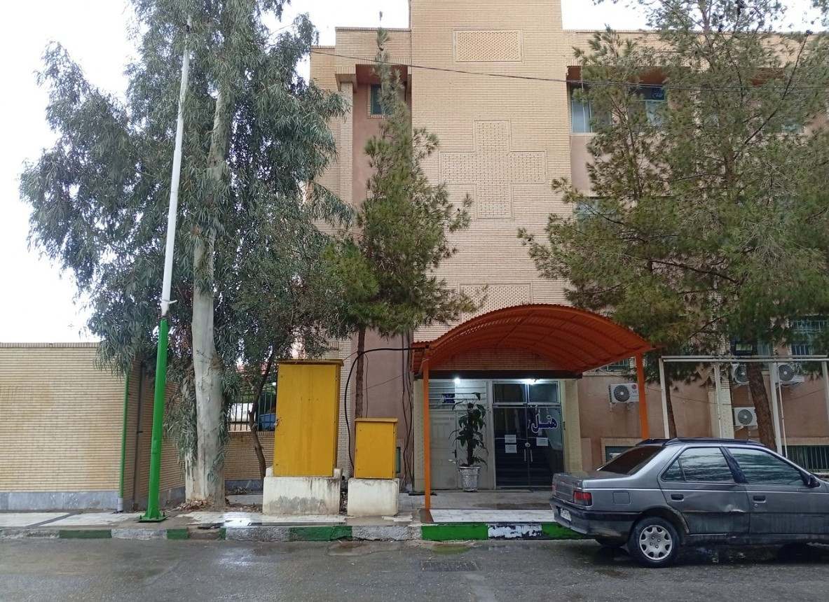 فرهيختكان